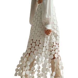 🍒NEW Laser Cut Circle Double Layered High Waist Midi Skirt in Snow, Size Medium